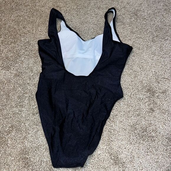 The party swim suit - Picture 2 of 3